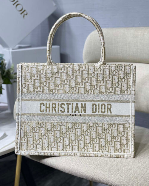 Sac Medium Book Tote Dior