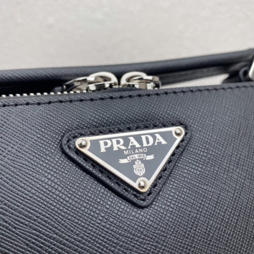 Prada Brique