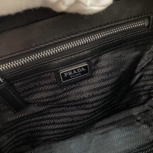 Prada Brique